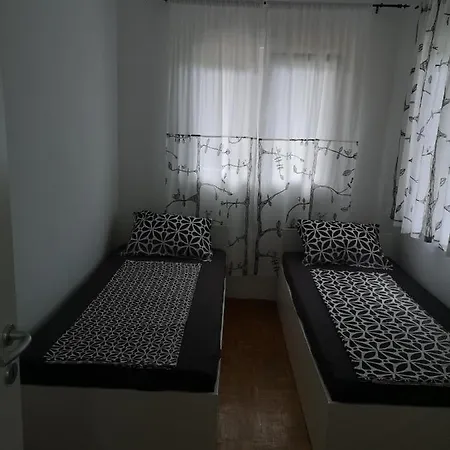 Alma * Podgora